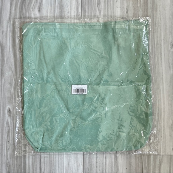Taylor Swift We Found Wonderland Green Tote Bag NWT SEALED 1989 Taylor’s Version - Picture 3 of 3